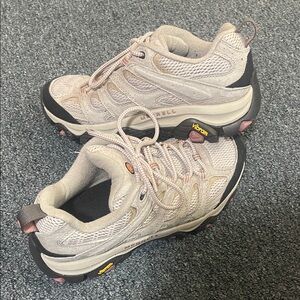 Merrell Women's Tan Athletic Shoes